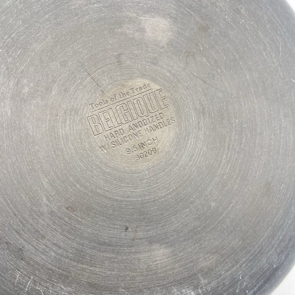Belgique 9.5 inch Skillet Hard Anodized - Picture 11 of 16